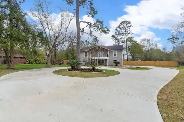 4509 Country Club Drive, Dickinson, TX 77539