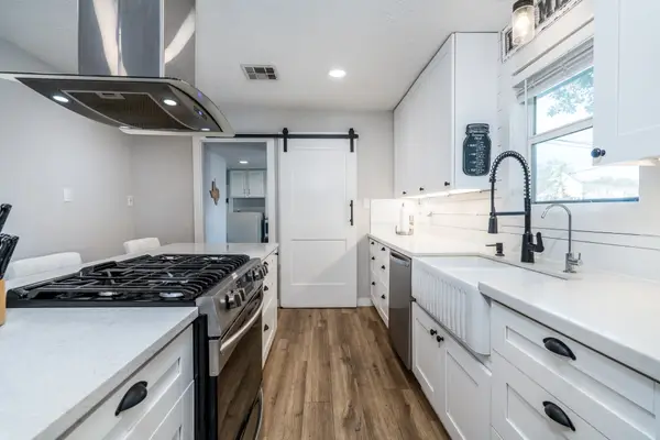 306 Baker Drive, Tomball, TX 77375