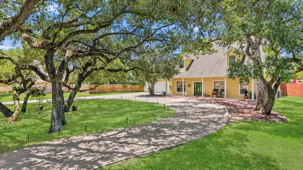 1036 Shirley Oaks Street, Columbus, TX 78934