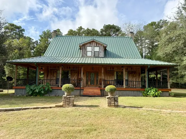408 County Road 1585, Grapeland, TX 75844