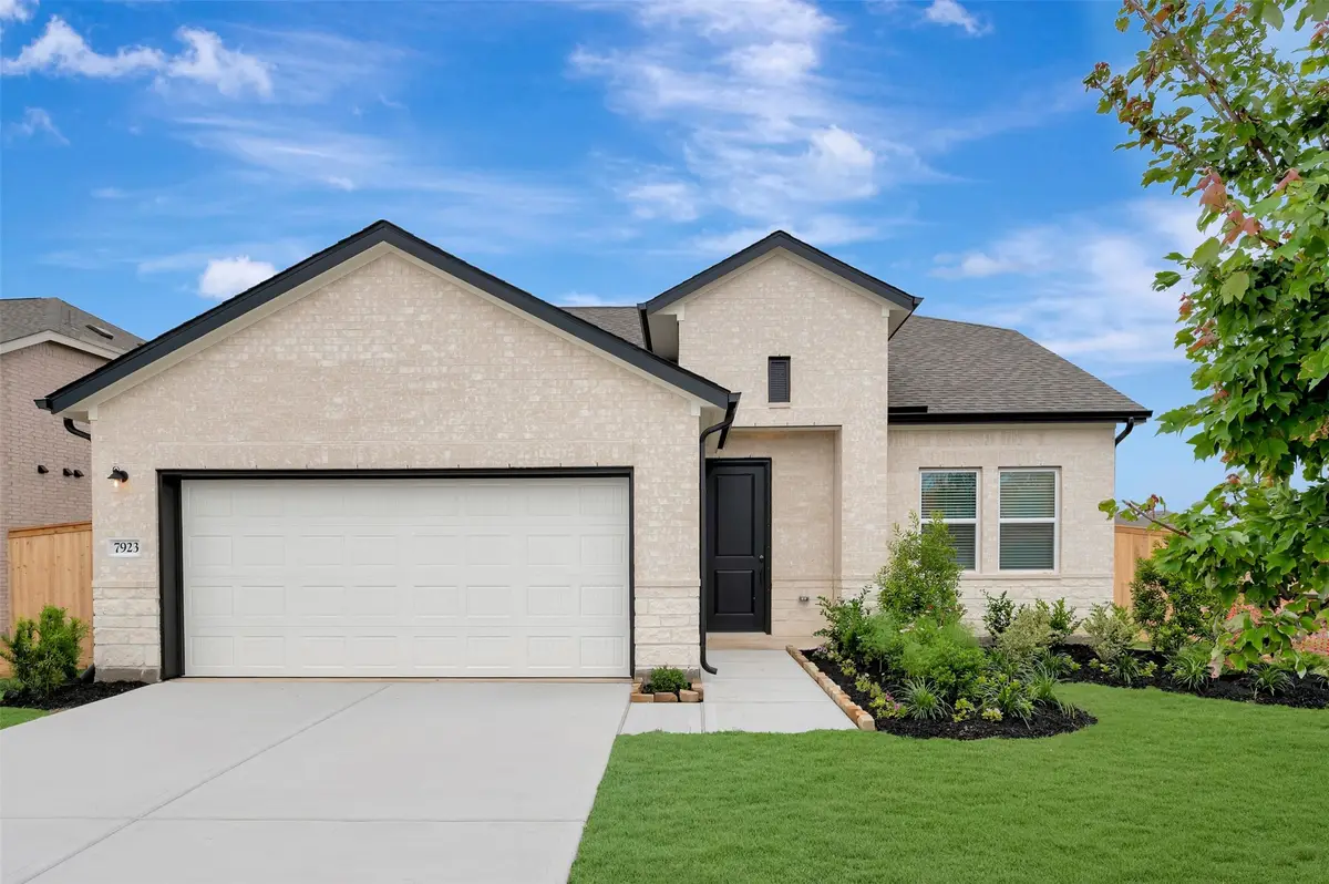 7834 Jade Crest Drive, Angleton, TX 77515 - #1