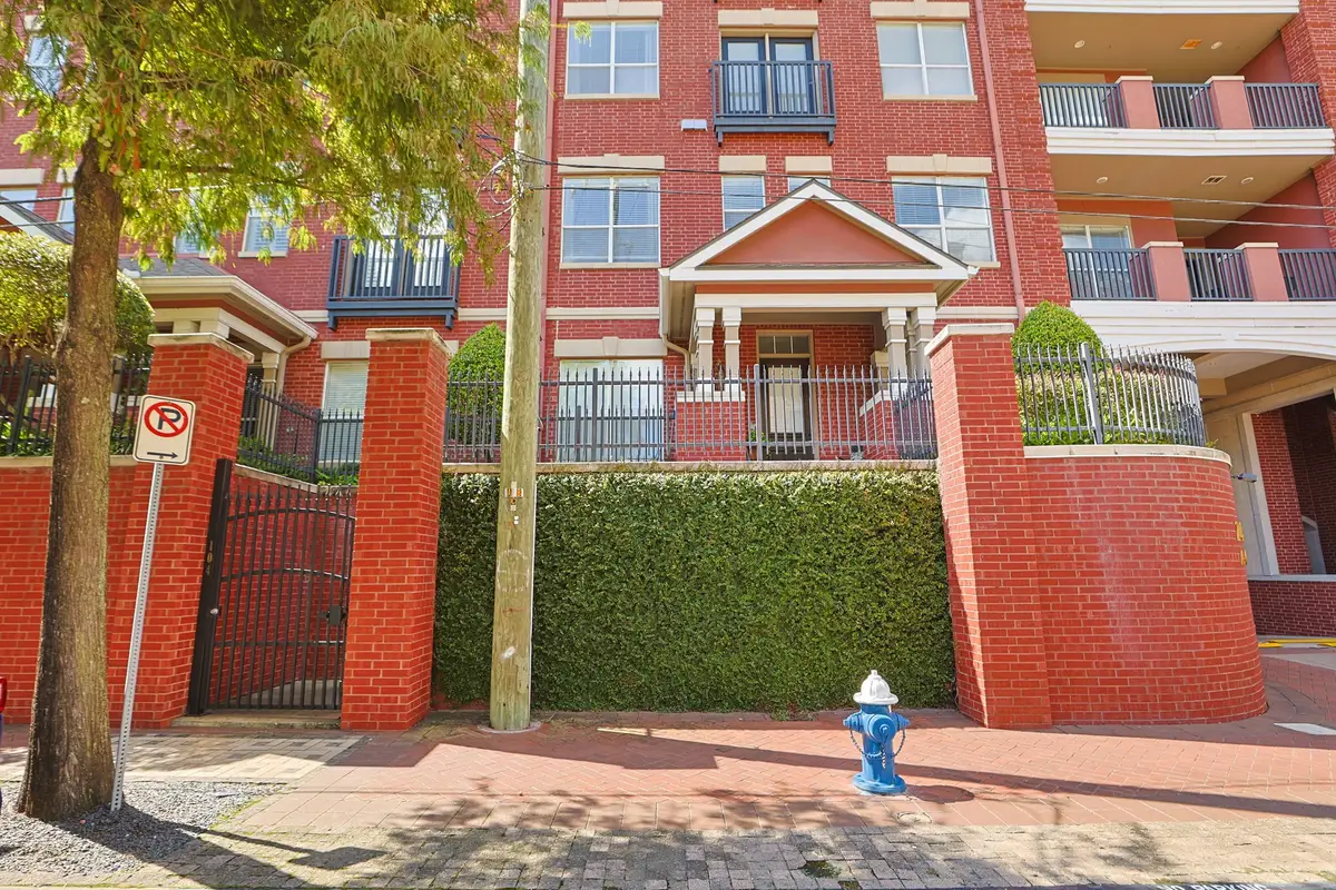 2400 S Mccue Road #104, Houston, TX 77056 - #1