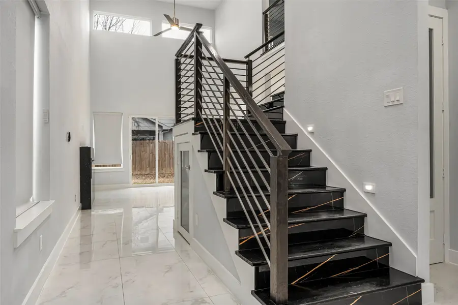 4934 Creekmont Drive, Houston, TX 77091 - #2