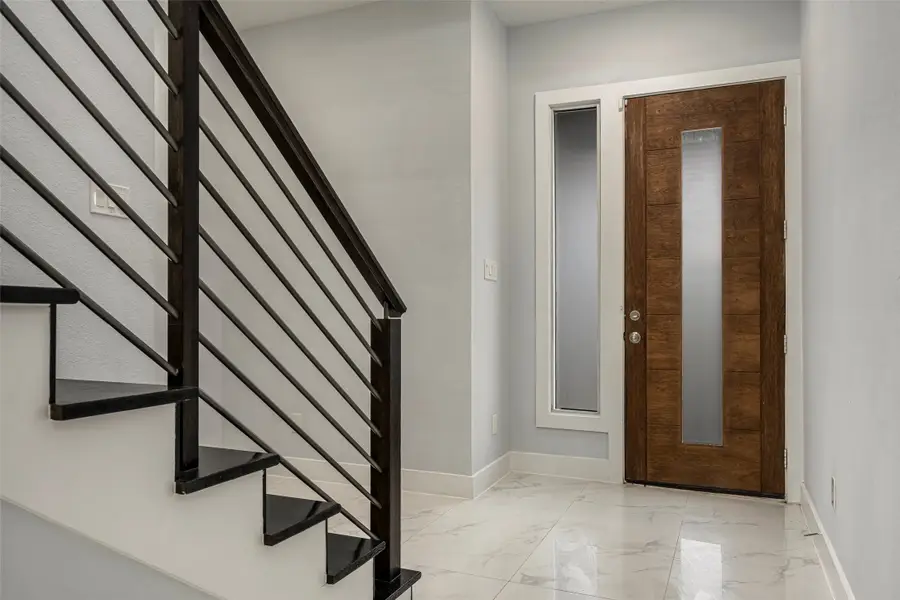 4934 Creekmont Drive, Houston, TX 77091 - #3