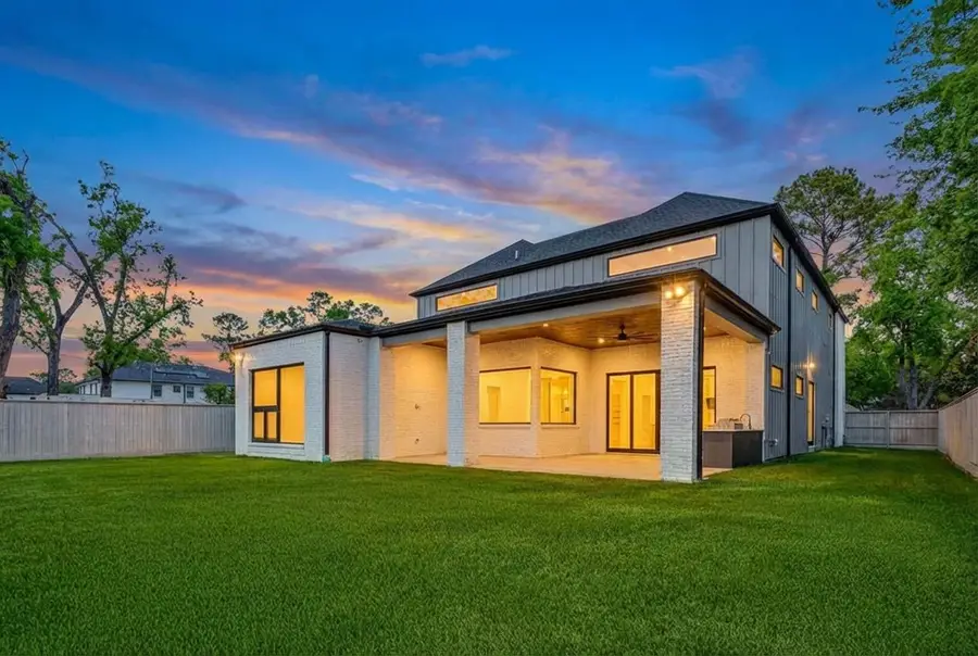 207 W 33rd Street, Houston, TX 77018 - #2