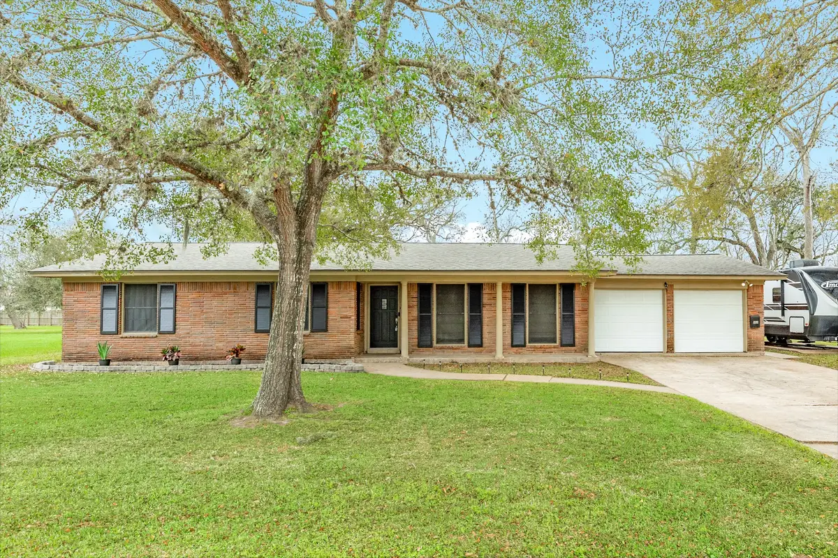 112 Blossom Street, Lake Jackson, TX 77566 - #1