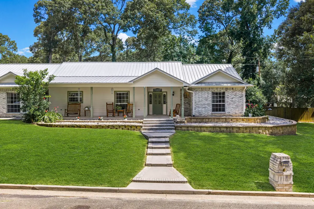 302 Post Oak Street, Livingston, TX 77351 - #1
