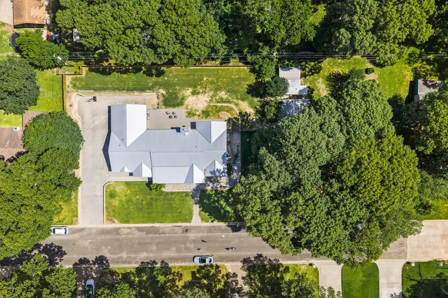 302 Post Oak Street, Livingston, TX 77351 - #3