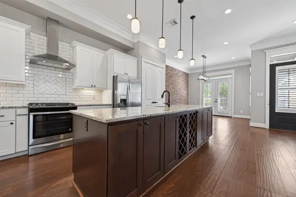 823 W 21st Street, Houston, TX 77008