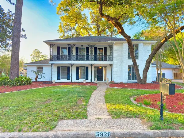 5926 Queensgate Drive, Houston, TX 77066
