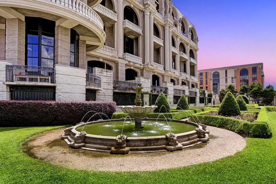 1005 S Shepherd Drive #818, Houston, TX 77019 - #3