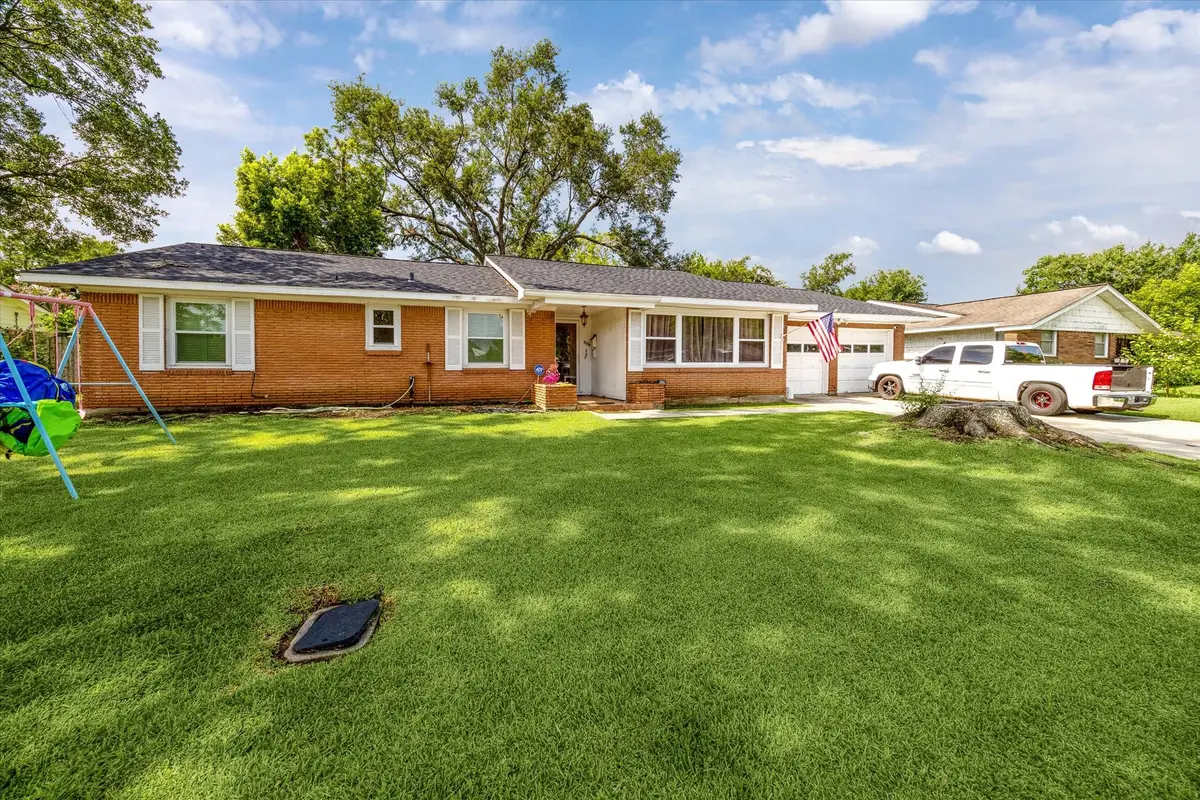 606 Brook Lane, Pasadena, TX 77502 - #1