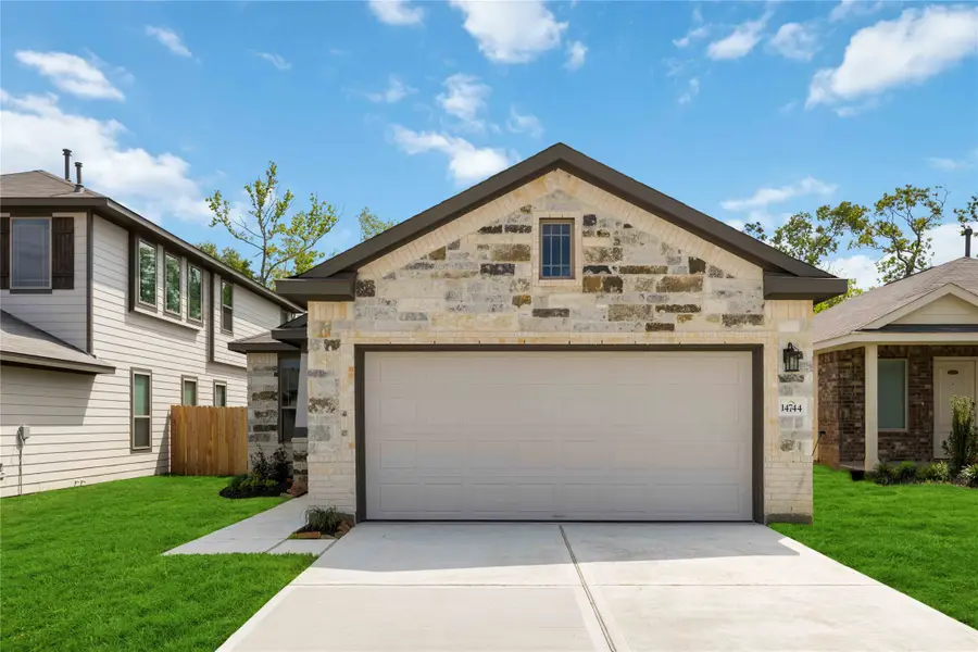 14744 S Ascot Bend Circle, Conroe, TX 77306 - Image #2