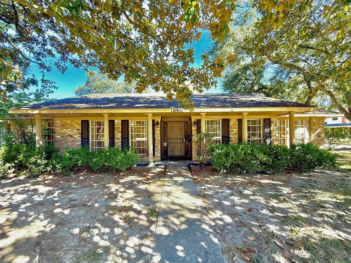 10911 Ashcroft Drive, Houston, TX 77096 - #1