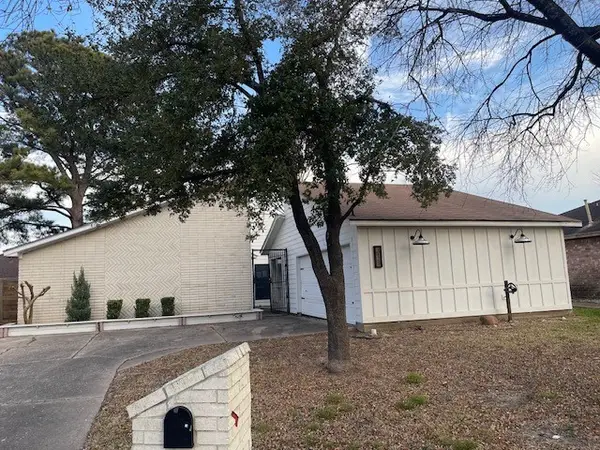 311 Edgeton Court, Houston, TX 77015