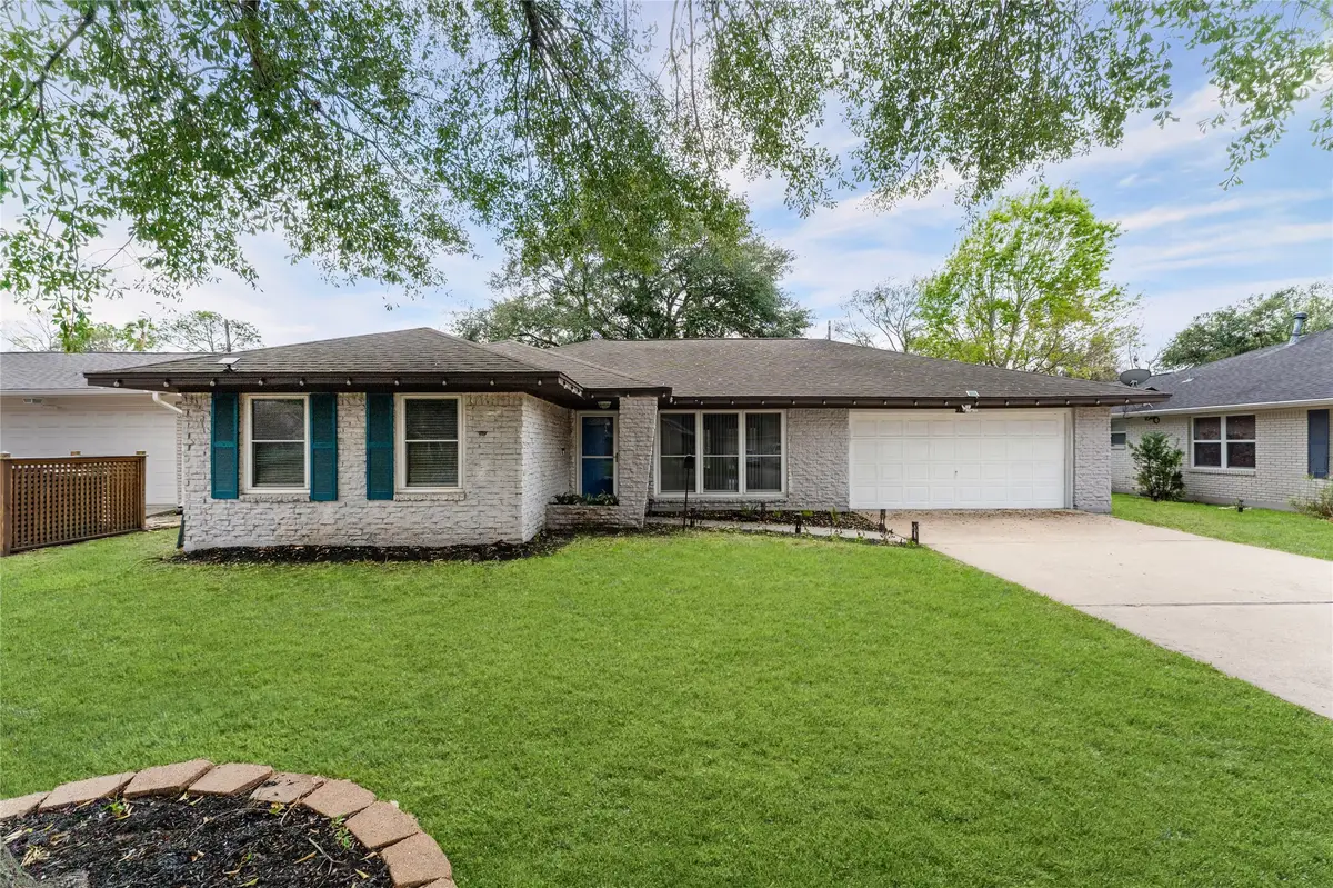 4811 Stillbrooke Drive, Houston, TX 77035 - #1