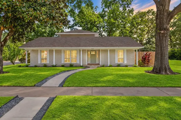 5026 Saxon Drive, Houston, TX 77092