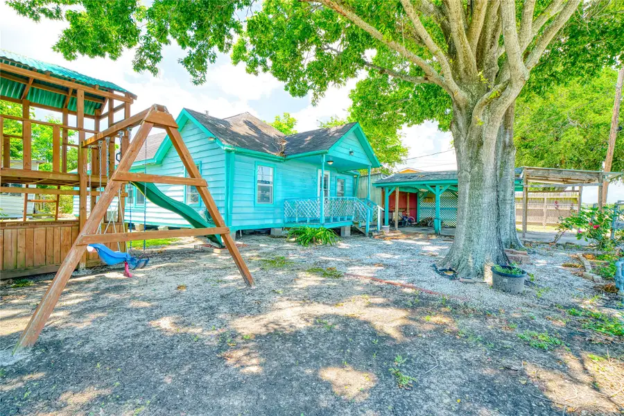 323 Avenue J, Baytown, TX 77520 - #3