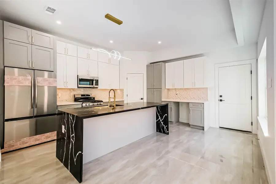 5014 Creekmont Drive, Houston, TX 77091 - Image #2