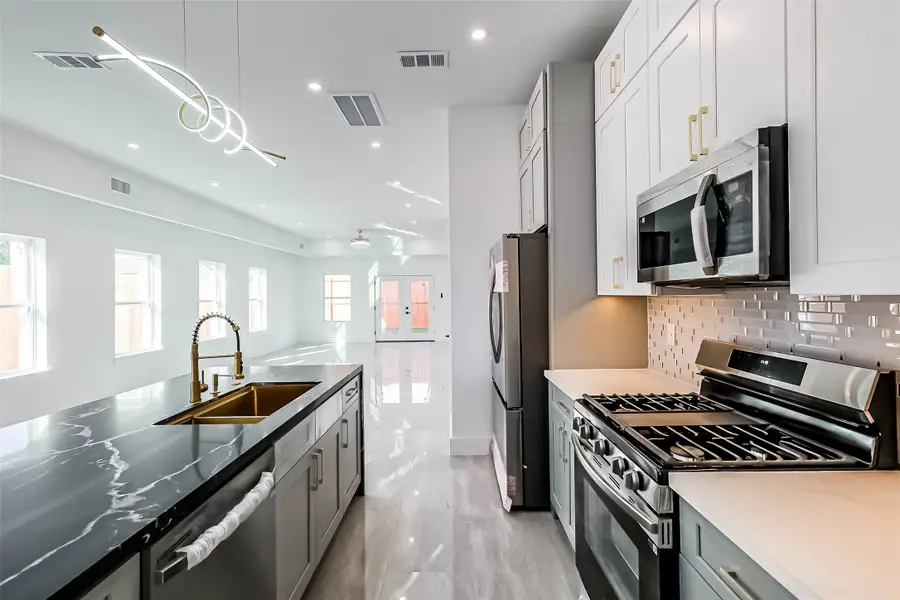 5014 Creekmont Drive, Houston, TX 77091 - Image #3