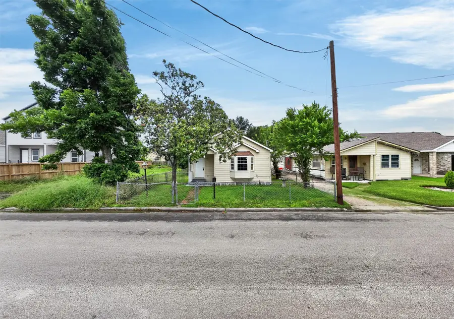 1315 E 33rd Street, Houston, TX 77022 - #2