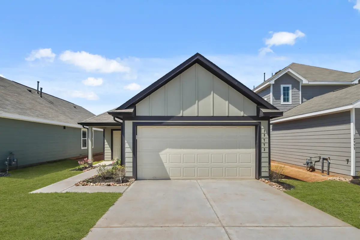 13773 Sunshine Peak Drive, Willis, TX 77318 - Image #1