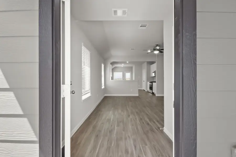 13773 Sunshine Peak Drive, Willis, TX 77318 - Image #2