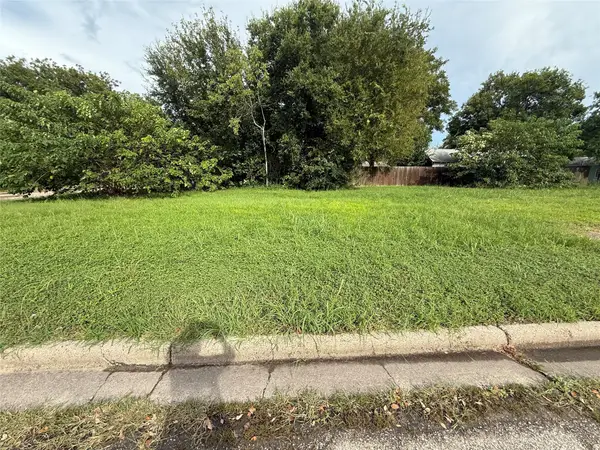 116 & 118 8th Street N, Texas City, TX 77590