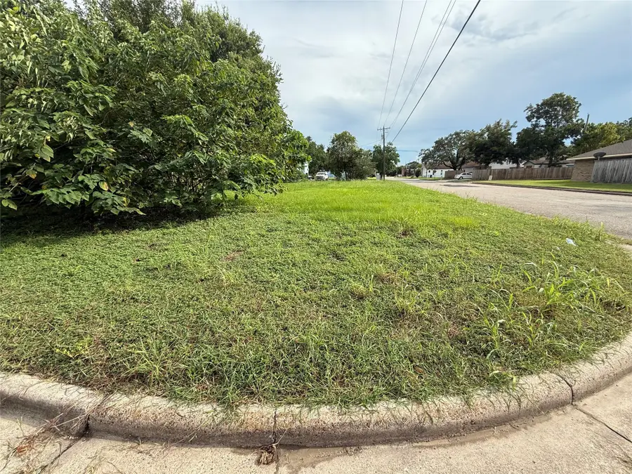 116 & 118 8th Street N, Texas City, TX 77590 - Image #2