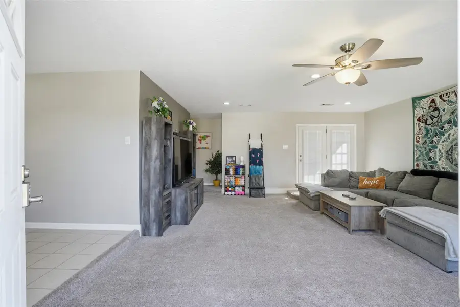 914 Temple Circle, Hitchcock, TX 77563 - #2