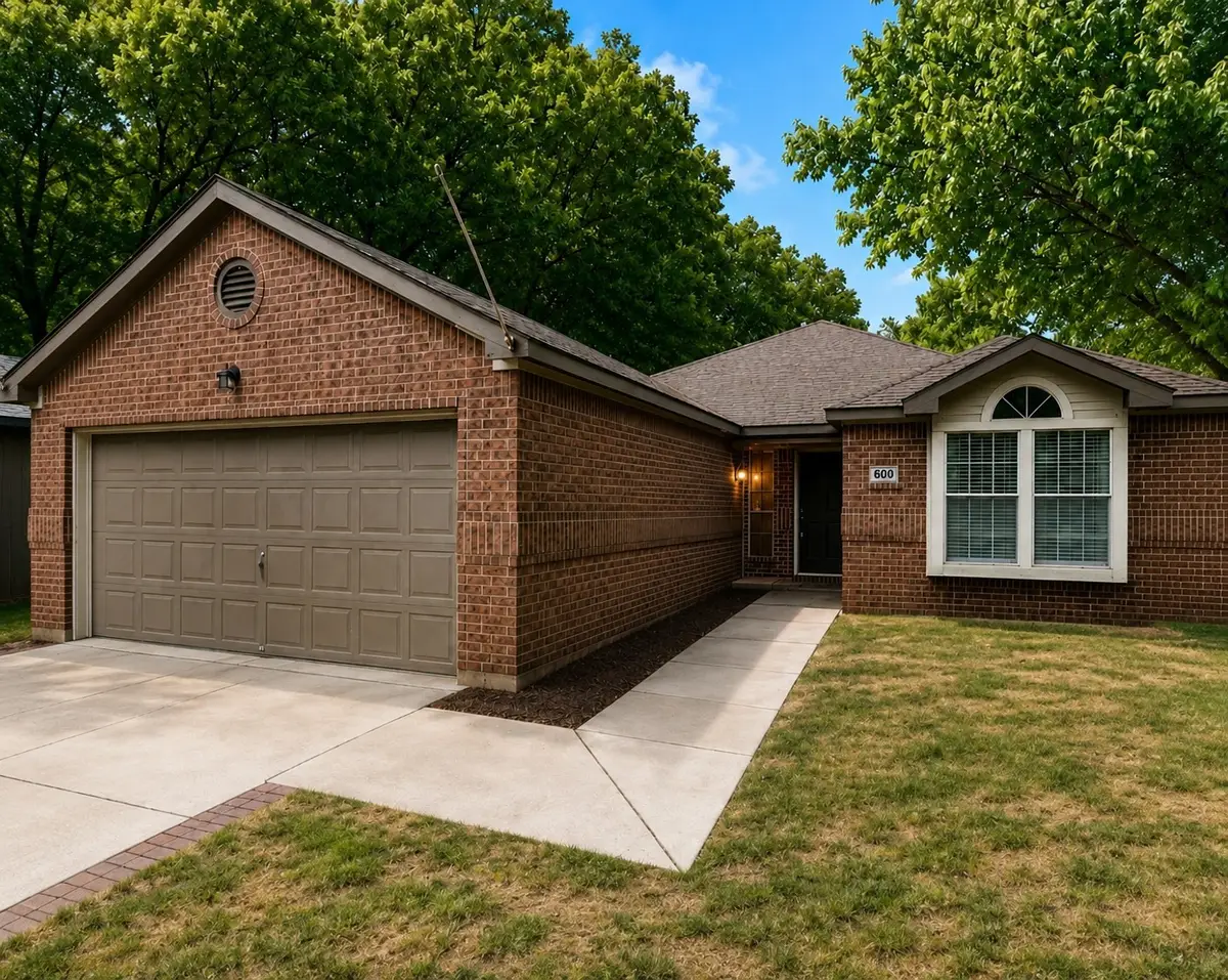 600 Spruce Dr, Conroe, TX 77302 - #1