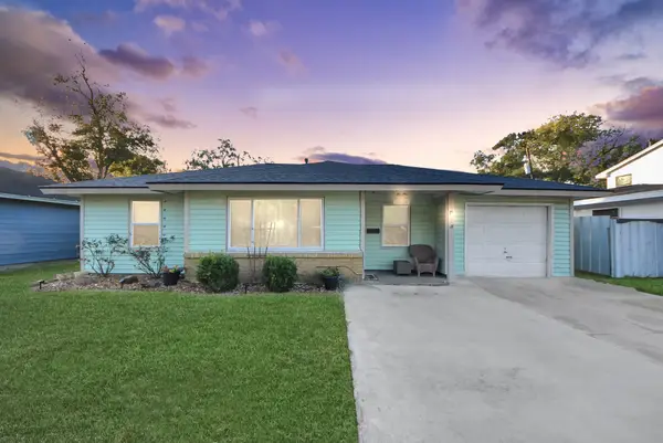 221 W 4th Street, Deer Park, TX 77536