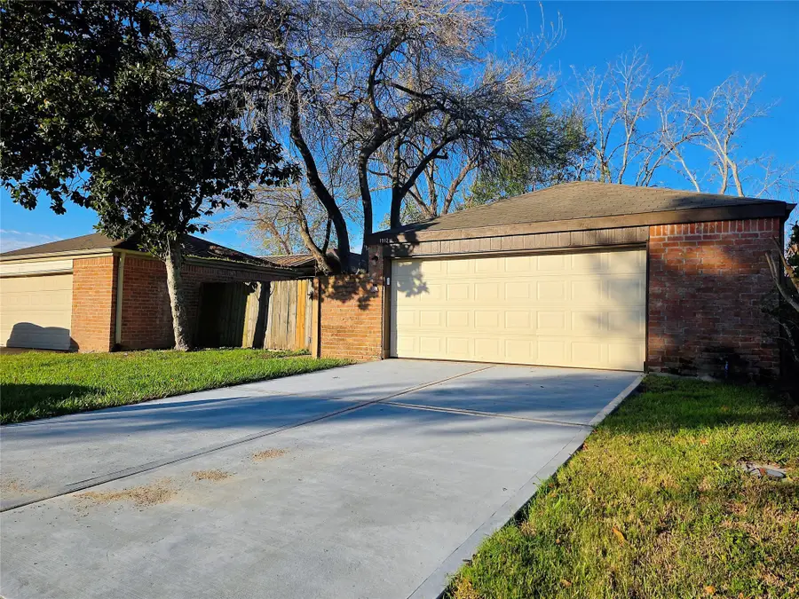 1912 Tremont Court, Rosenberg, TX 77471 - Image #2