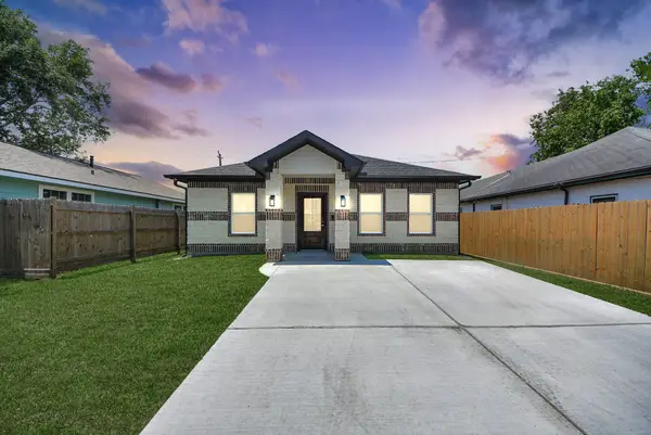 516 Bolster Street, Baytown, TX 77520