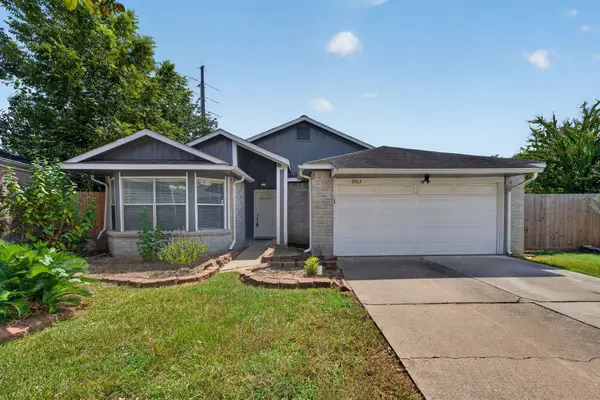 2963 Shadow Trail Drive, Houston, TX 77082