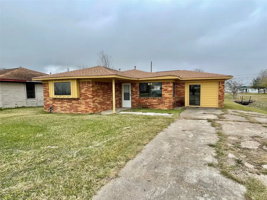 222 S Avenue G, Freeport, TX 77541 - Image #2