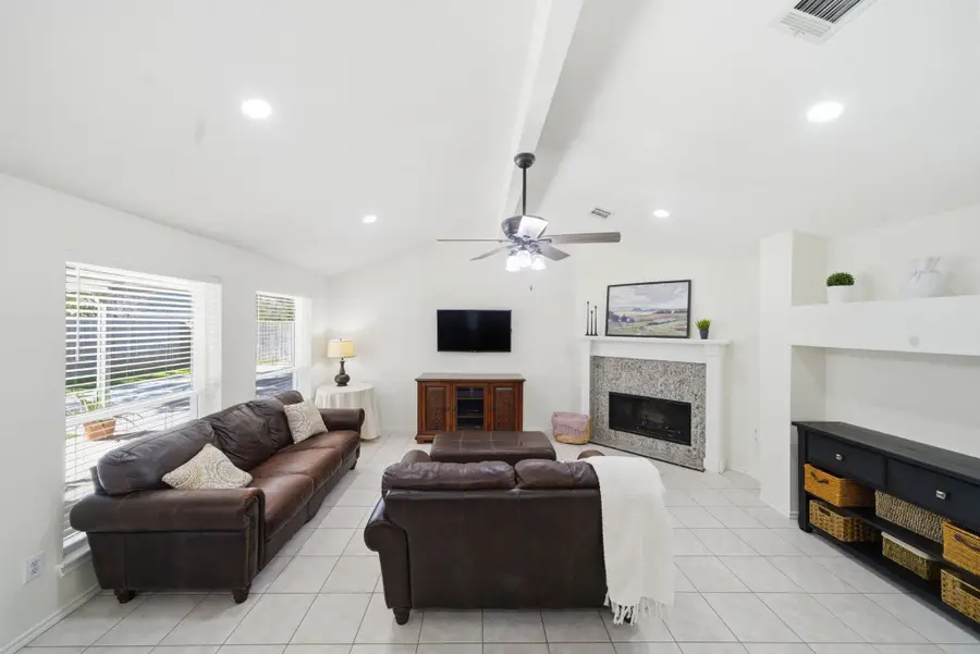 1918 Prairie Creek Drive, Pearland, TX 77581 - Image #3