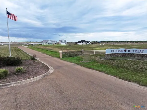 42 Redfish Retreat Drive, Port Lavaca, TX 77979