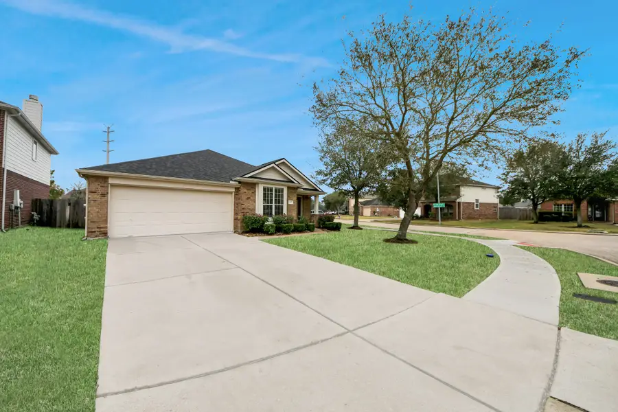 2507 Cypress Springs Court, Pearland, TX 77584 - Image #3