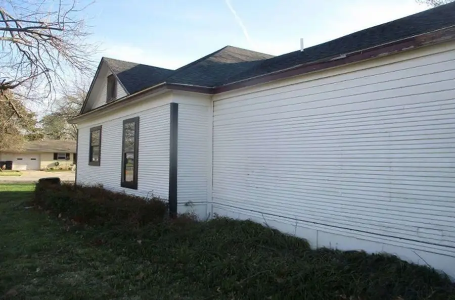 115 W Spruce Street, Whitewright, TX 75491 - #3