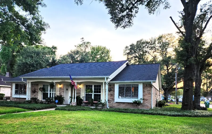 7219 Ridge Oak Drive, Houston, TX 77088 - Image #2