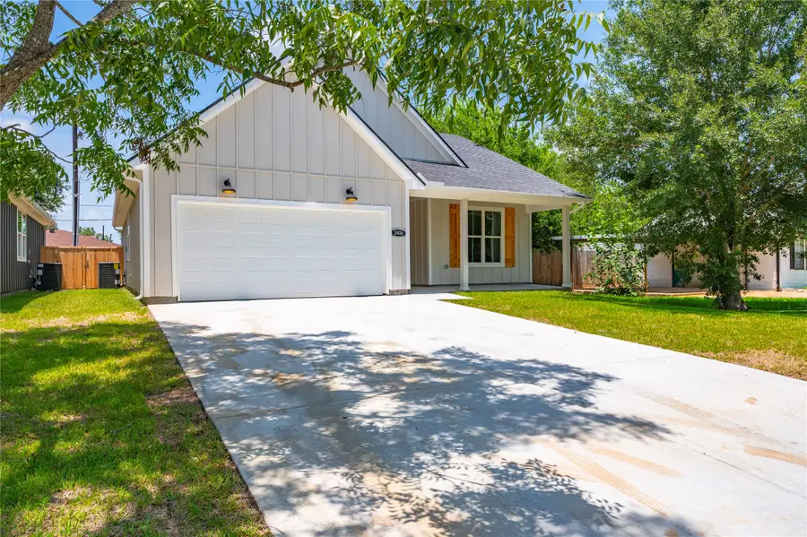 2408 28th Ave N, Texas City, TX 77590 - #3