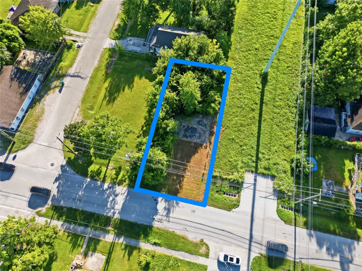 000 Lake Road, La Marque, TX 77568 - #1