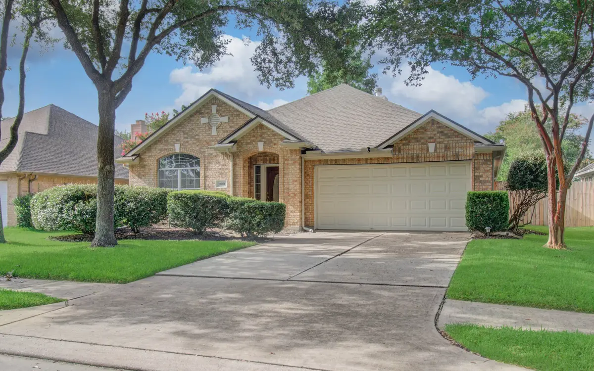 10004 Chestnut Creek Way, Pearland, TX 77584 - #1