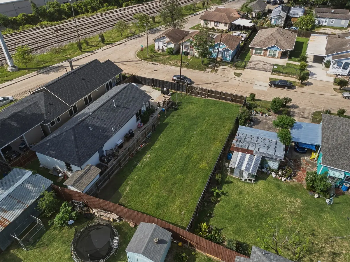 6610 Avenue S, Houston, TX 77011 - #1