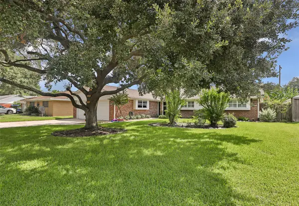 1705 Hartt Street, Baytown, TX 77520