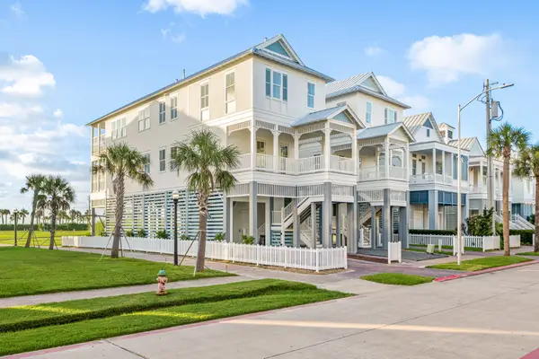 2602 E Seaside Drive, Galveston, TX 77550