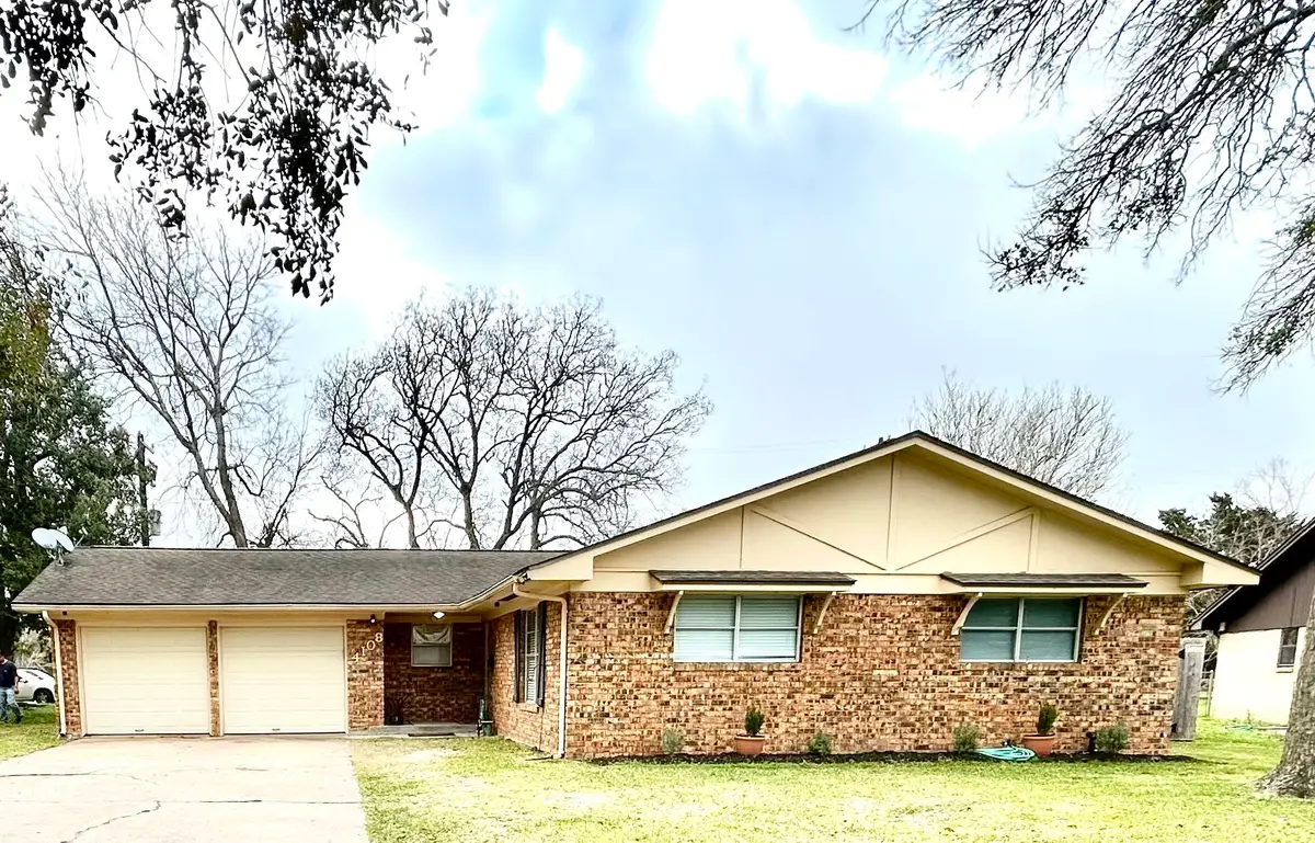 4108 Crescent Drive, Bay City, TX 77414 - #1