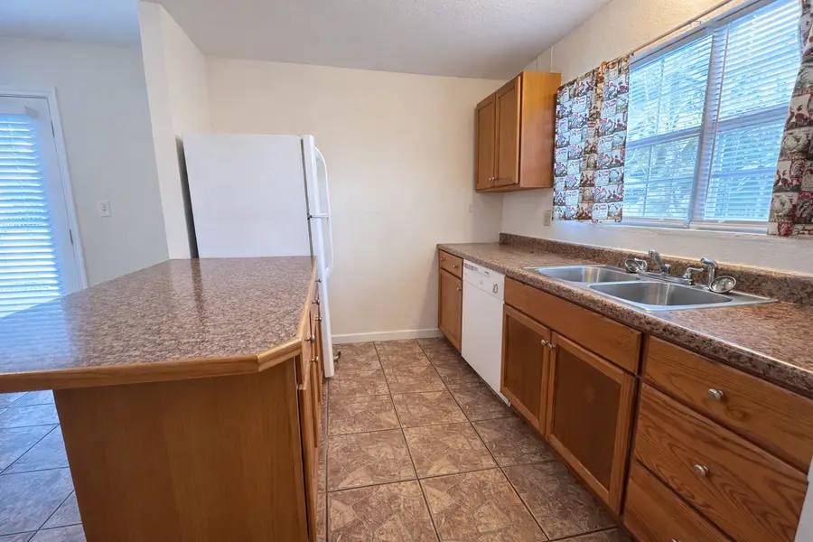 612 Harvey Street, Clute, TX 77531 - #3