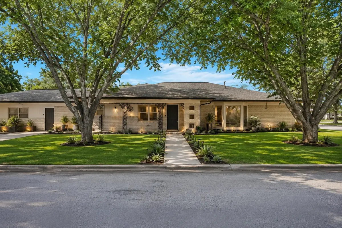 526 14th Street, Hempstead, TX 77445 - #1